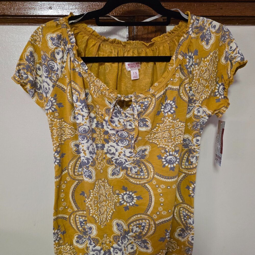 NWT - MOSSIMO SUPPLY COOSSIMO SUPPLY CO. Peasant Top